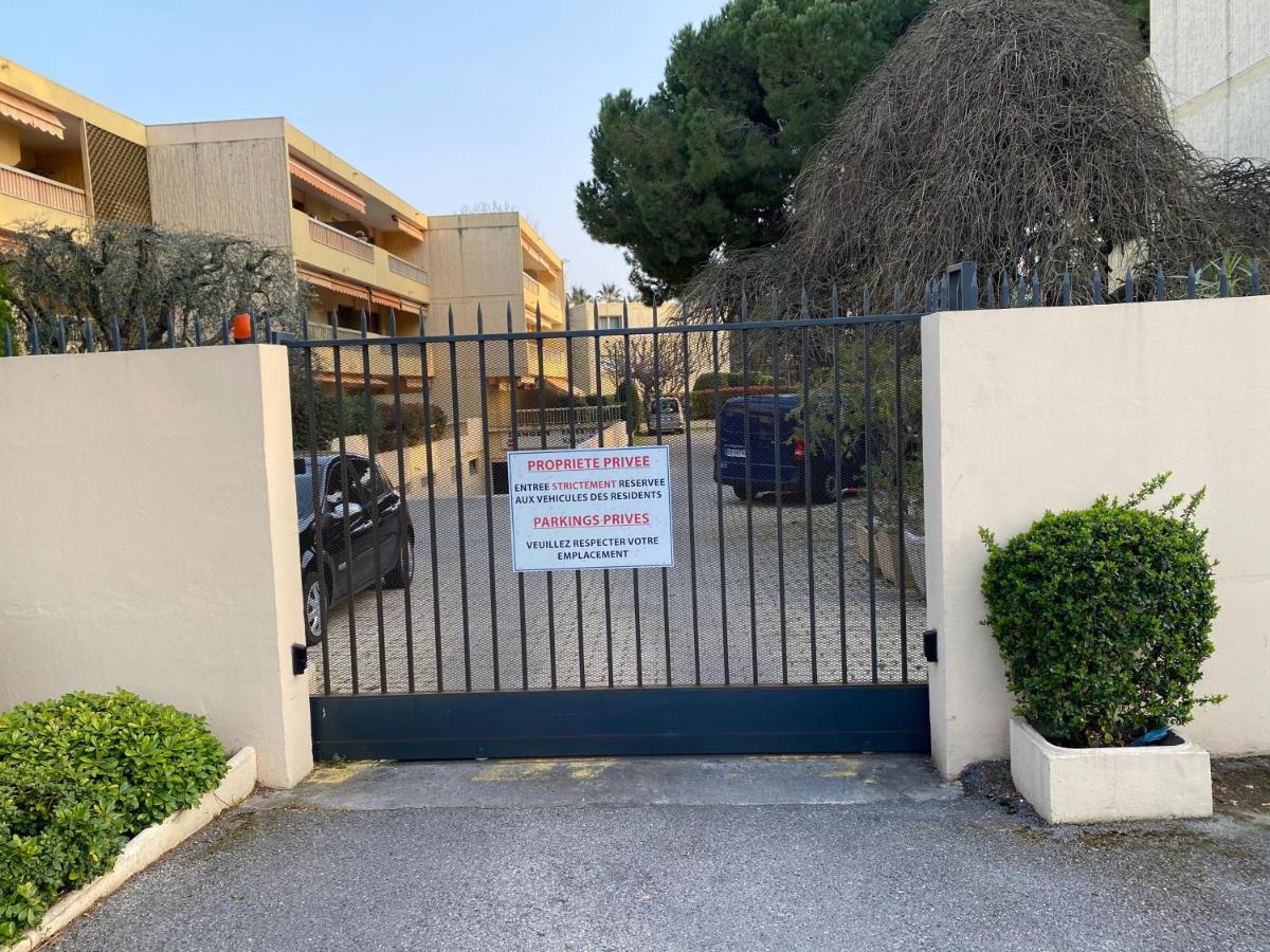 Résidence Les Eucalyptus Antibes Esterno foto